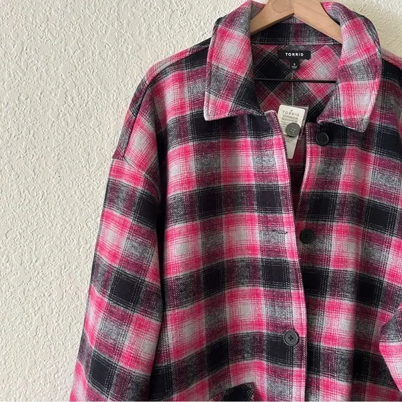 🌷Torrid Pink & Black Plaid Button-Up Shacket – Size 3X (24) - Picture 2 of 7